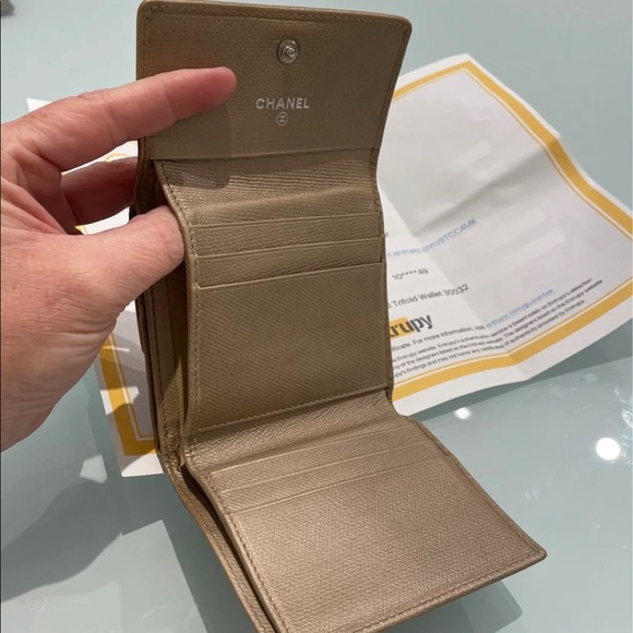 Chanel CC button compact trifold wallet - Picture 2 of 6